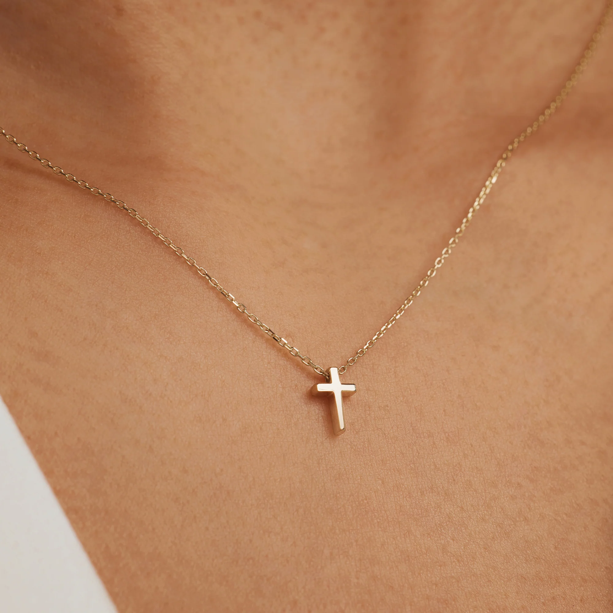 Monceau Solange 14 karat gold necklace with cross - Image 2