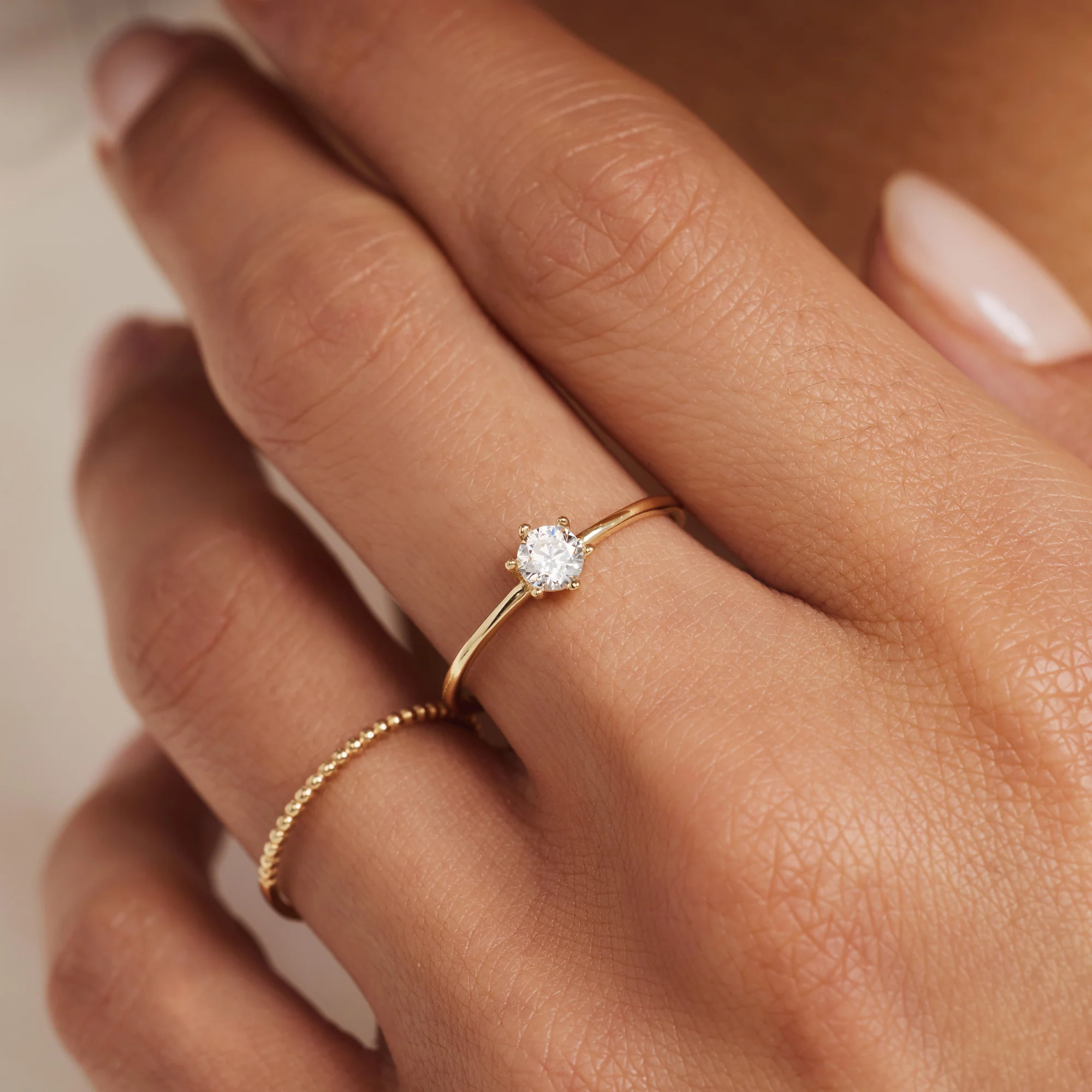 Le Marais Abelle 14 karat gold ring with zirconia stone - Image 2