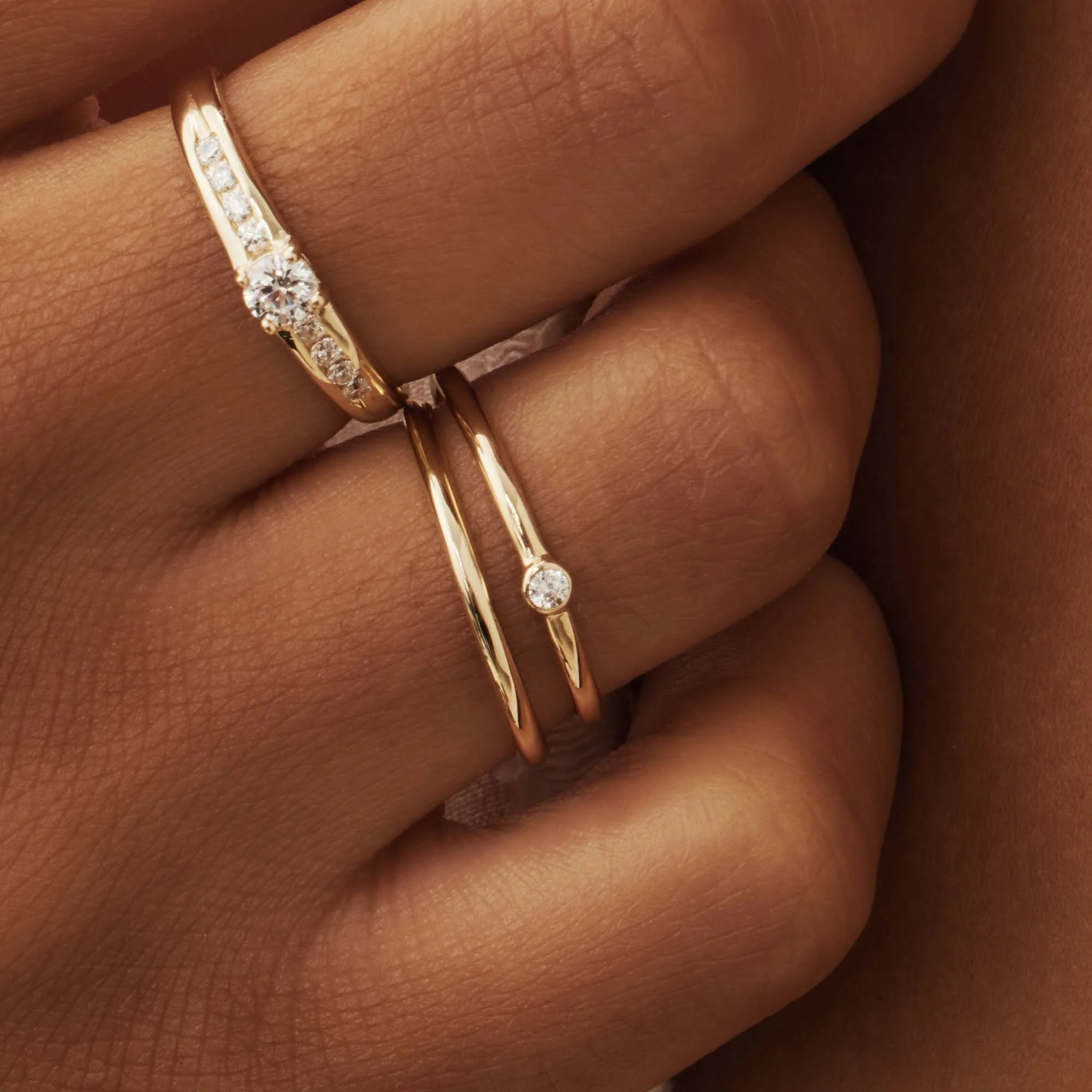Rivoli Aélys 14 karat gold stacking ring with zirconia stone - Image 2