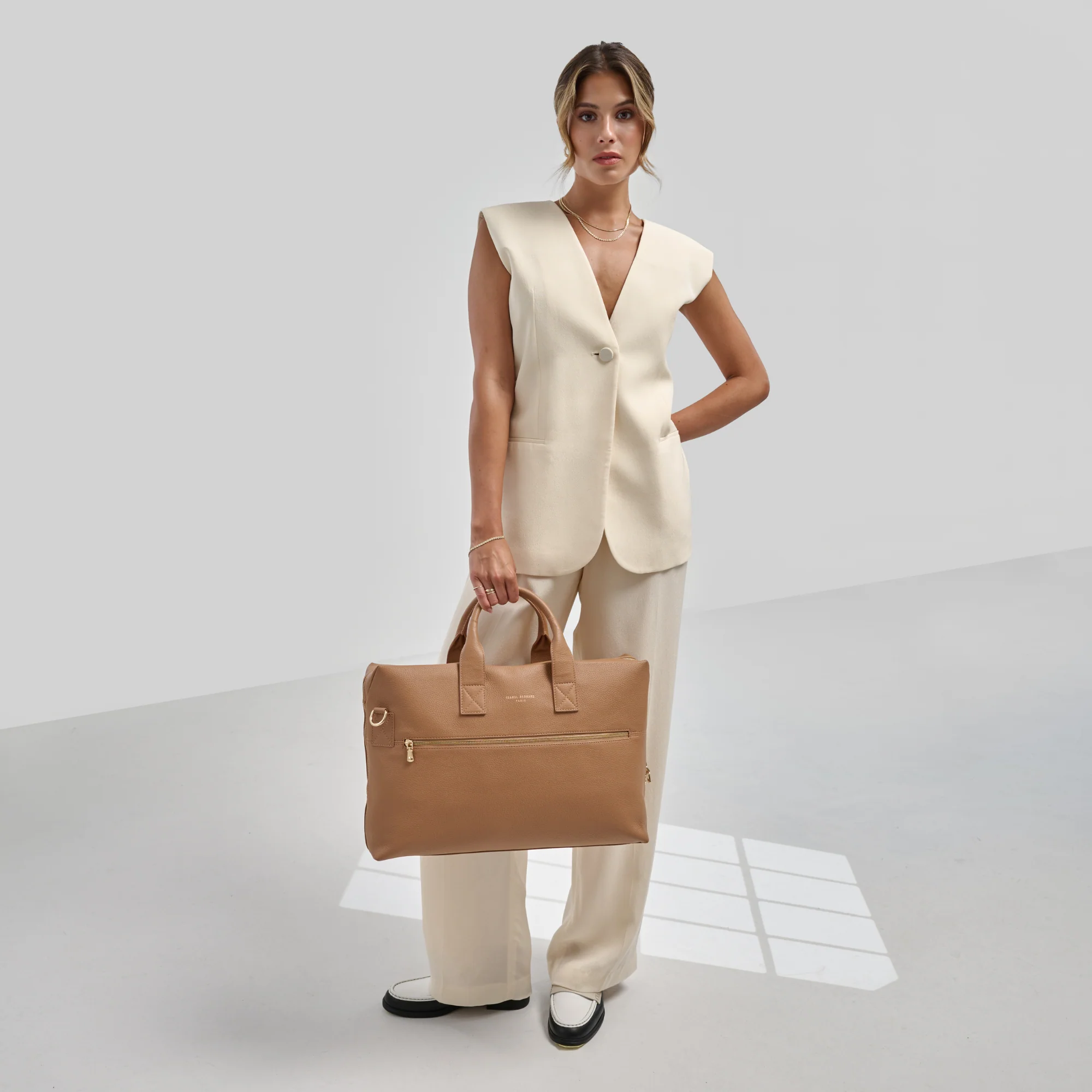 Honoré Anique camel calfskin leather handbag with 16.4 inch laptop pocket - Image 2