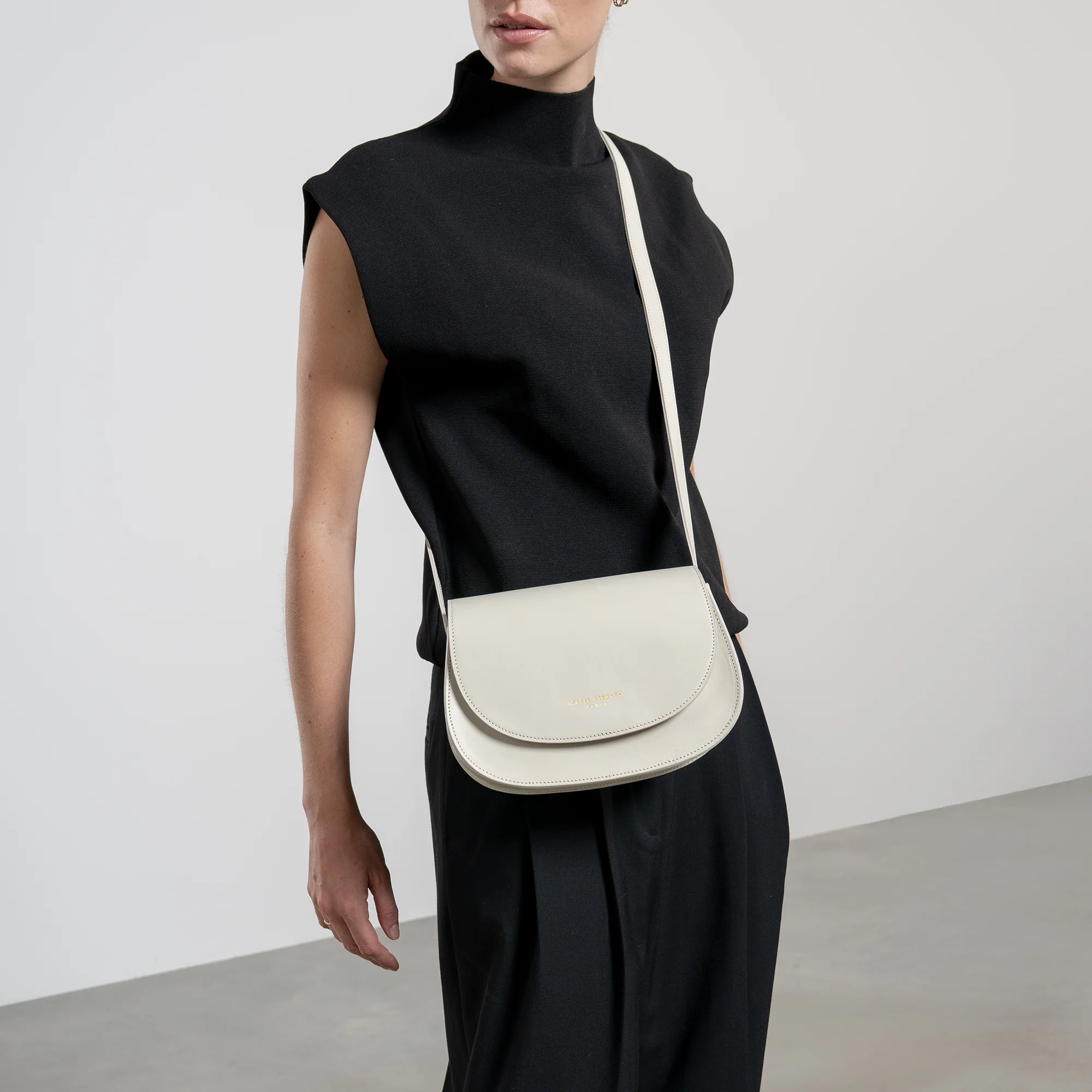Montmartre Madelon cream vegetable tanned leather crossbody bag - Image 2